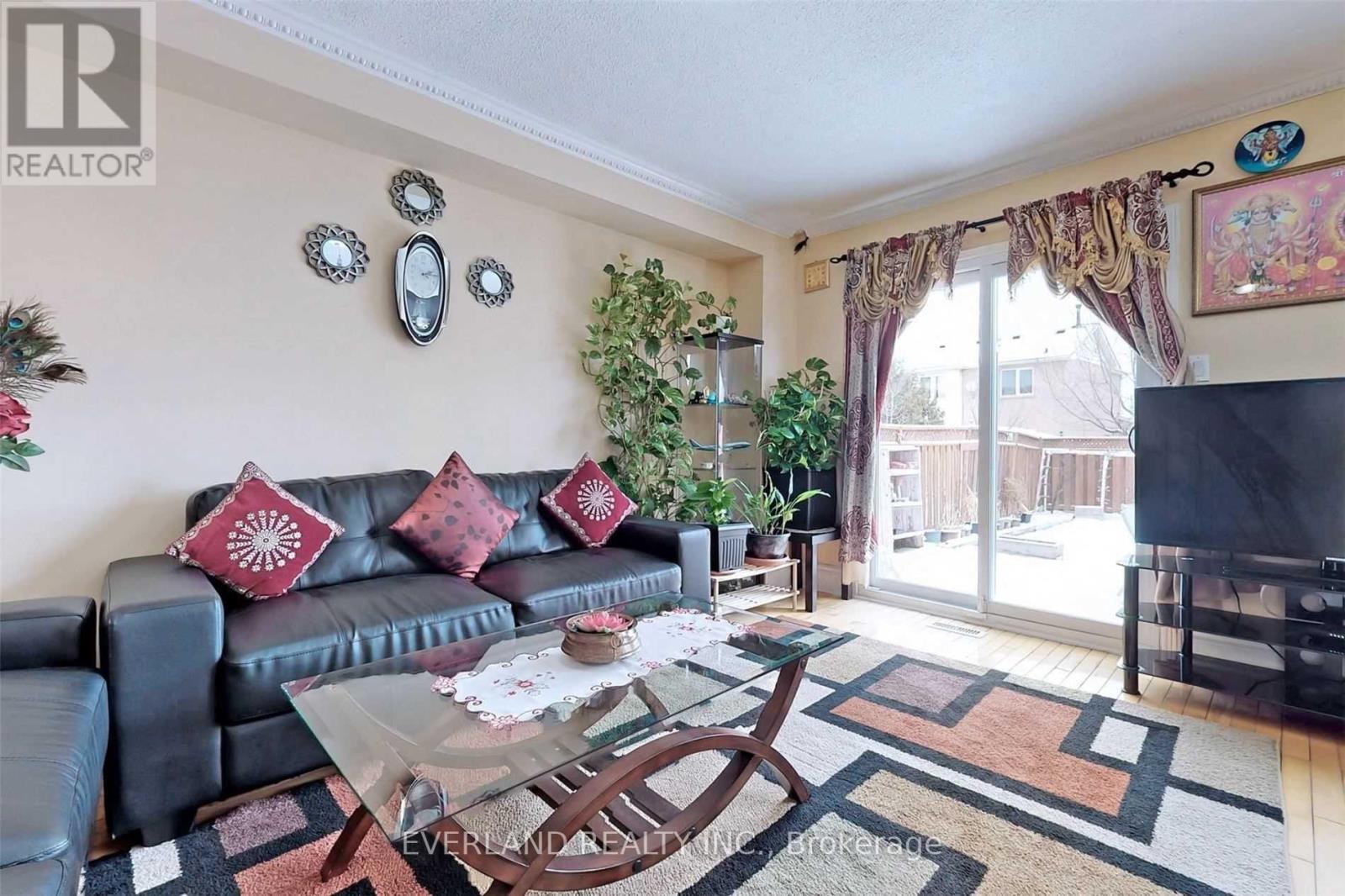 17 Letty Avenue, Brampton, Ontario  L6Y 4T5 - Photo 9 - W12187798