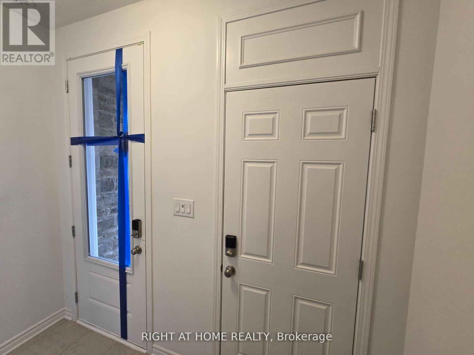 1687 Dance Court, Milton, Ontario  L9E 2A3 - Photo 2 - W12187803