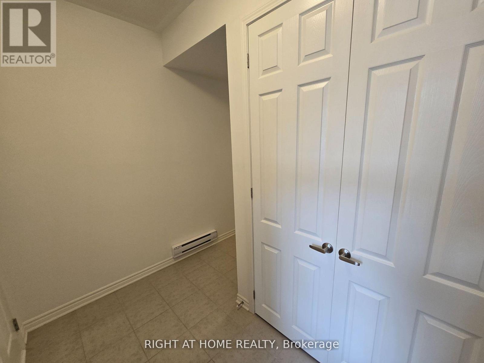 1687 Dance Court, Milton, Ontario  L9E 2A3 - Photo 3 - W12187803