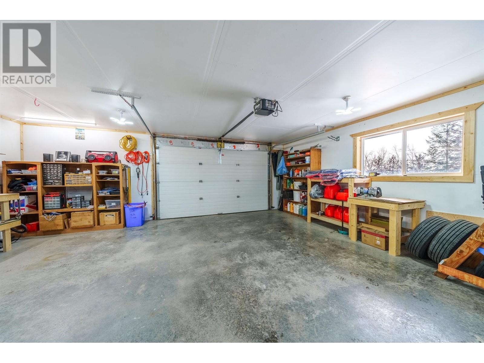5012 Block Drive, 108 Mile Ranch, British Columbia  V0K 2Z0 - Photo 31 - R3009532