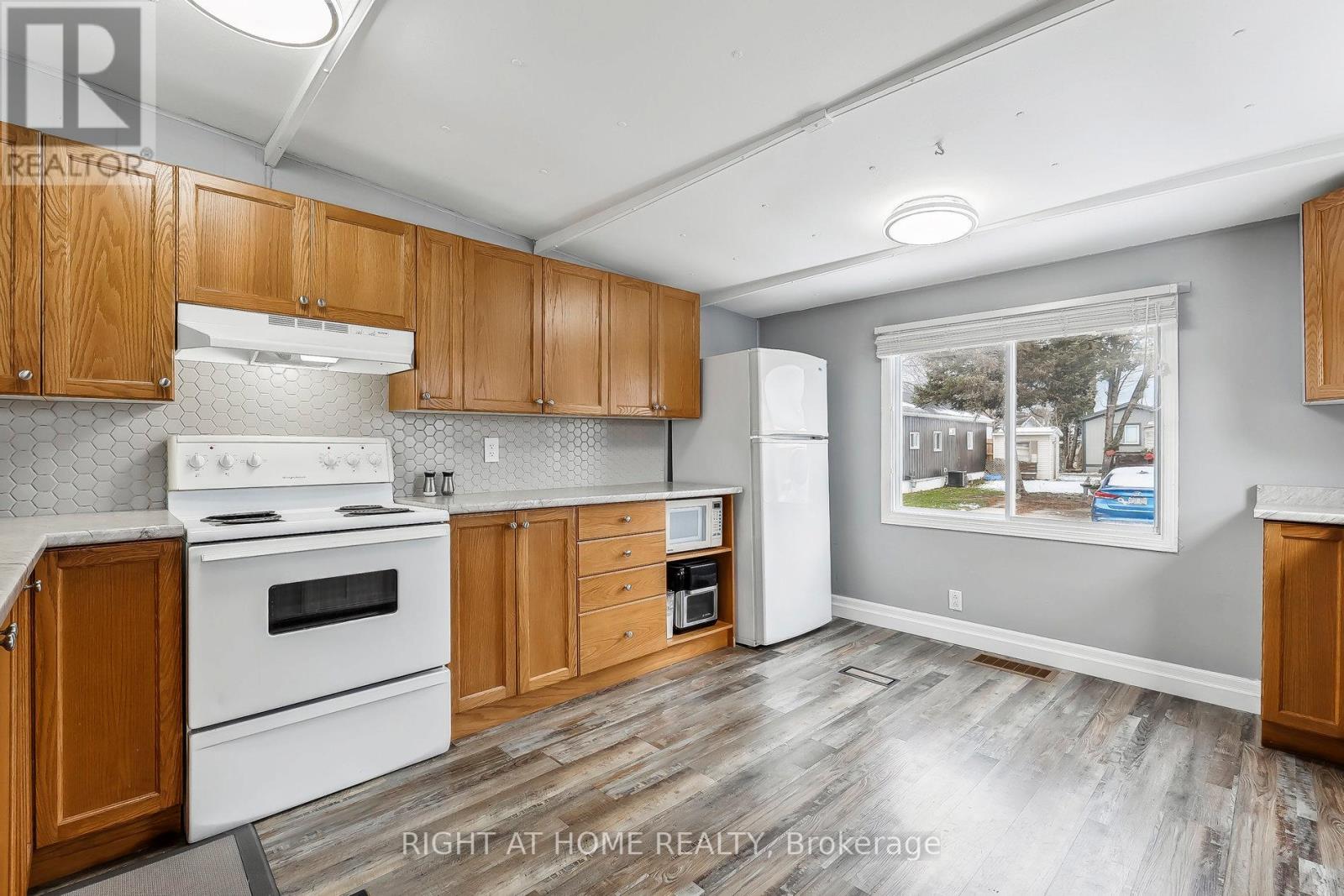 4584 Abigail Lane, Lincoln, Ontario  L3J 0W1 - Photo 3 - X12187813