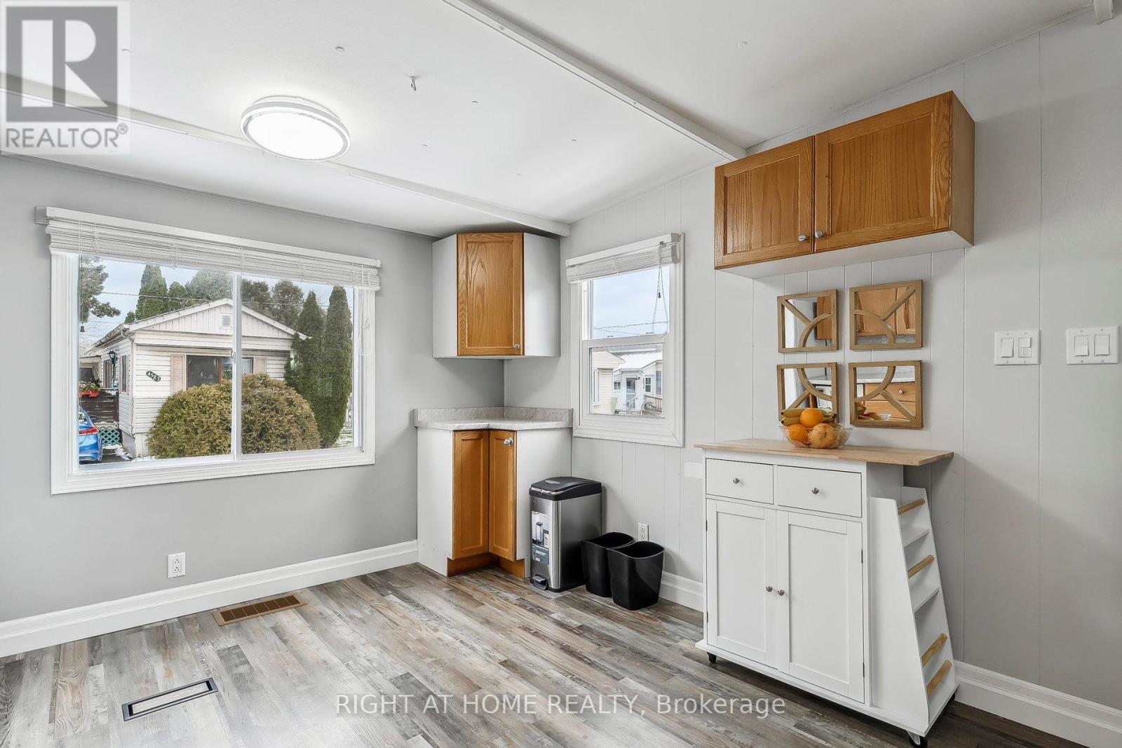 4584 Abigail Lane, Lincoln, Ontario  L3J 0W1 - Photo 5 - X12187813