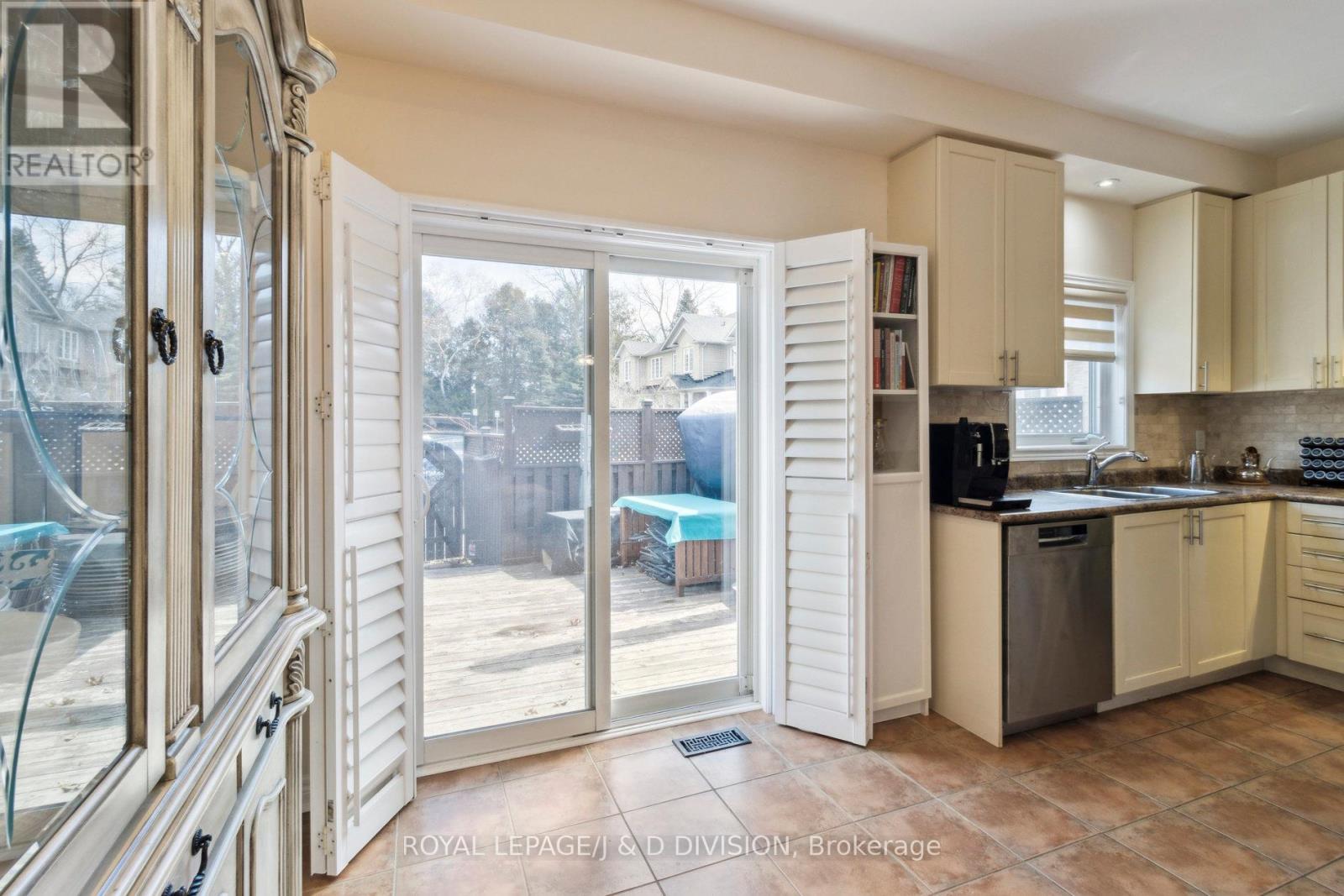 187 Tom Taylor Crescent, Newmarket, Ontario  L3X 3E9 - Photo 12 - N12153017