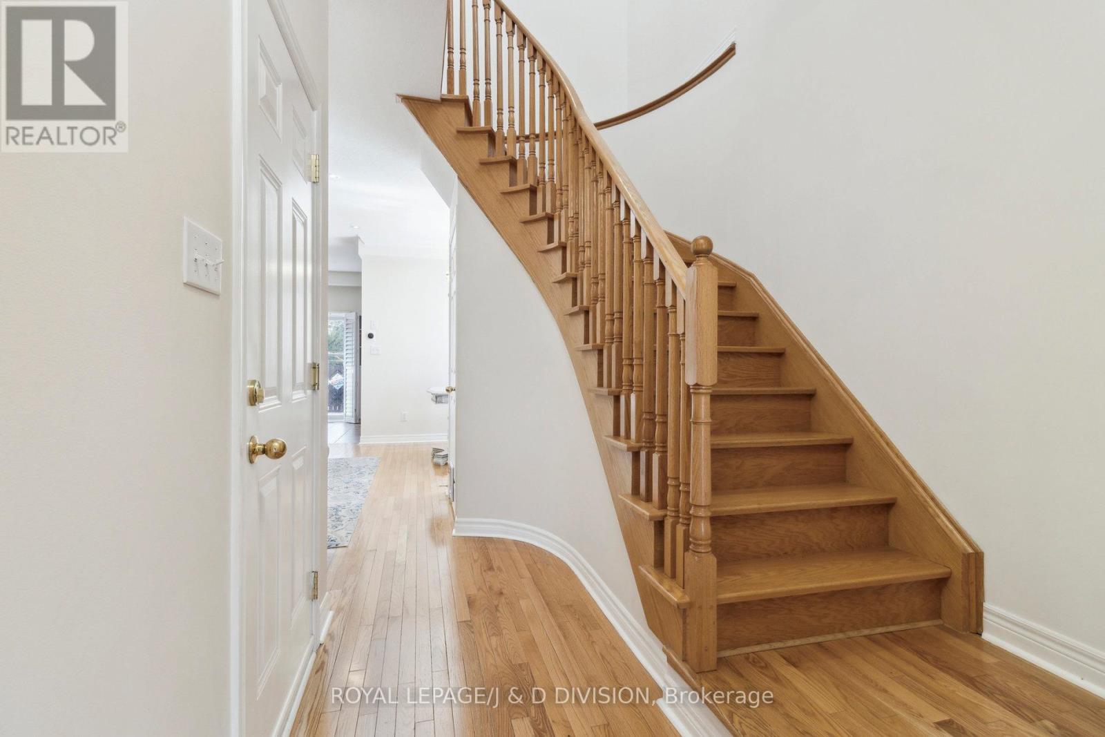 187 Tom Taylor Crescent, Newmarket, Ontario  L3X 3E9 - Photo 4 - N12153017