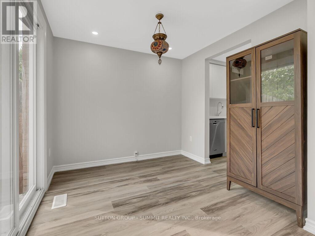 2 Grandridge Crescent, Guelph (Willow West/sugarbush/west Acres), Ontario  N1H 8G1 - Photo 9 - X12187768