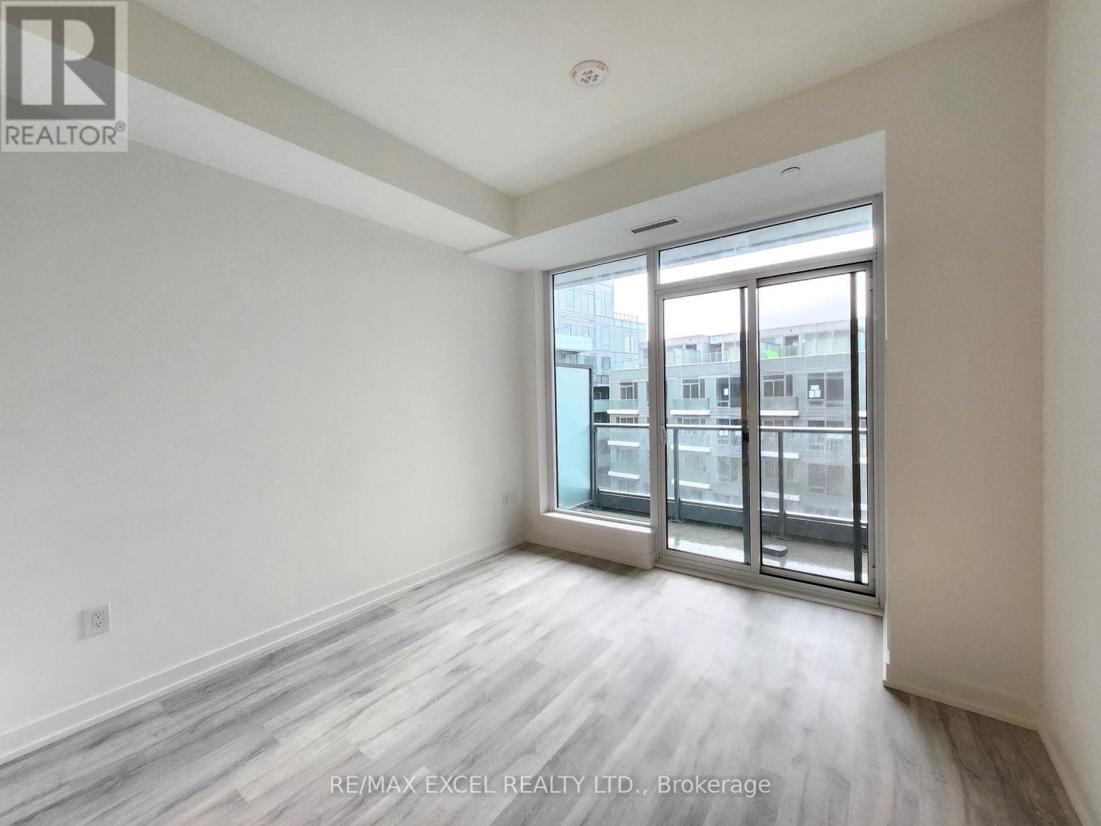 S622 - 8 Olympic Garden Drive, Toronto, Ontario  M2M 4E7 - Photo 5 - C12187821