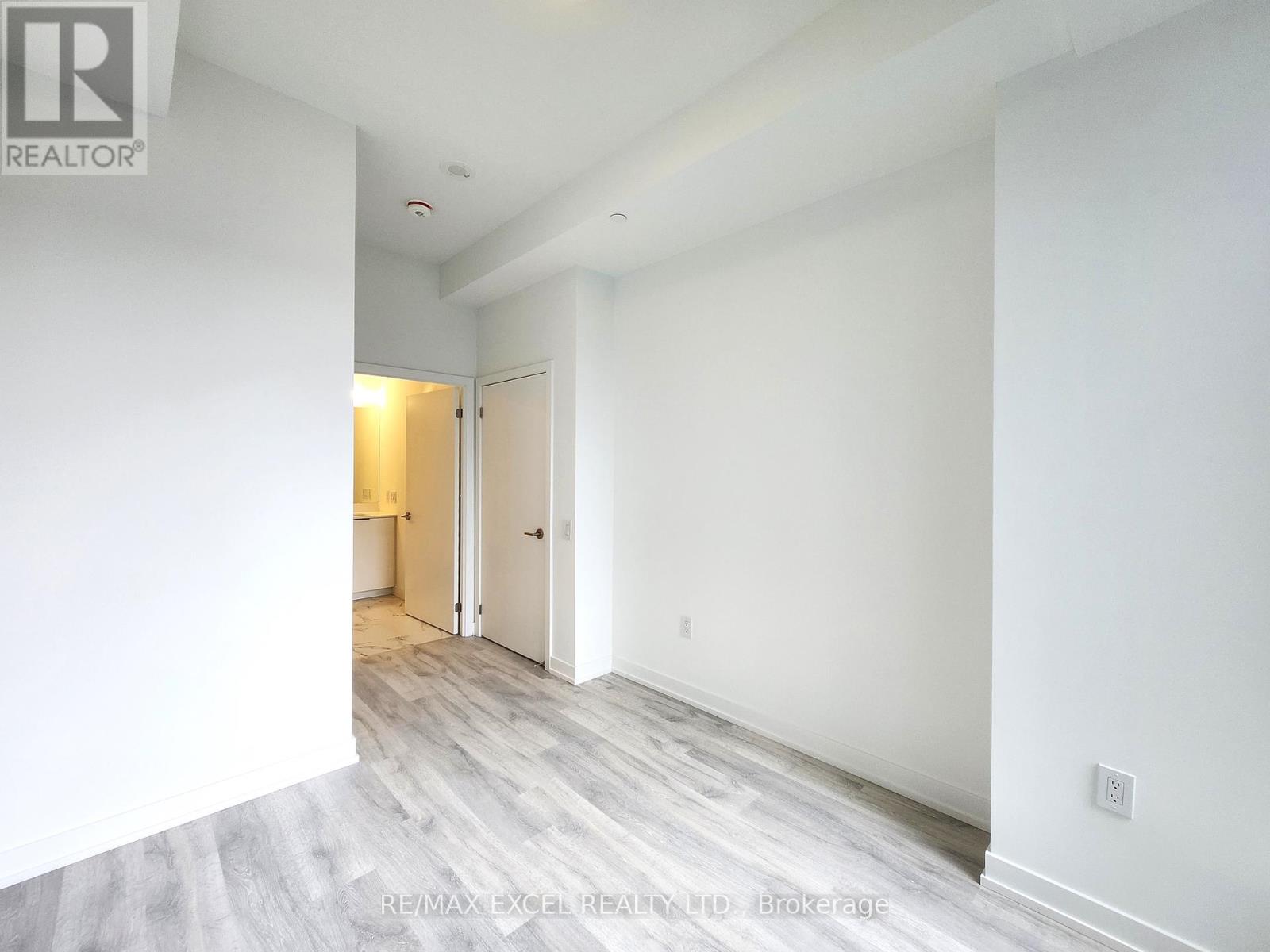 S622 - 8 Olympic Garden Drive, Toronto, Ontario  M2M 4E7 - Photo 7 - C12187821