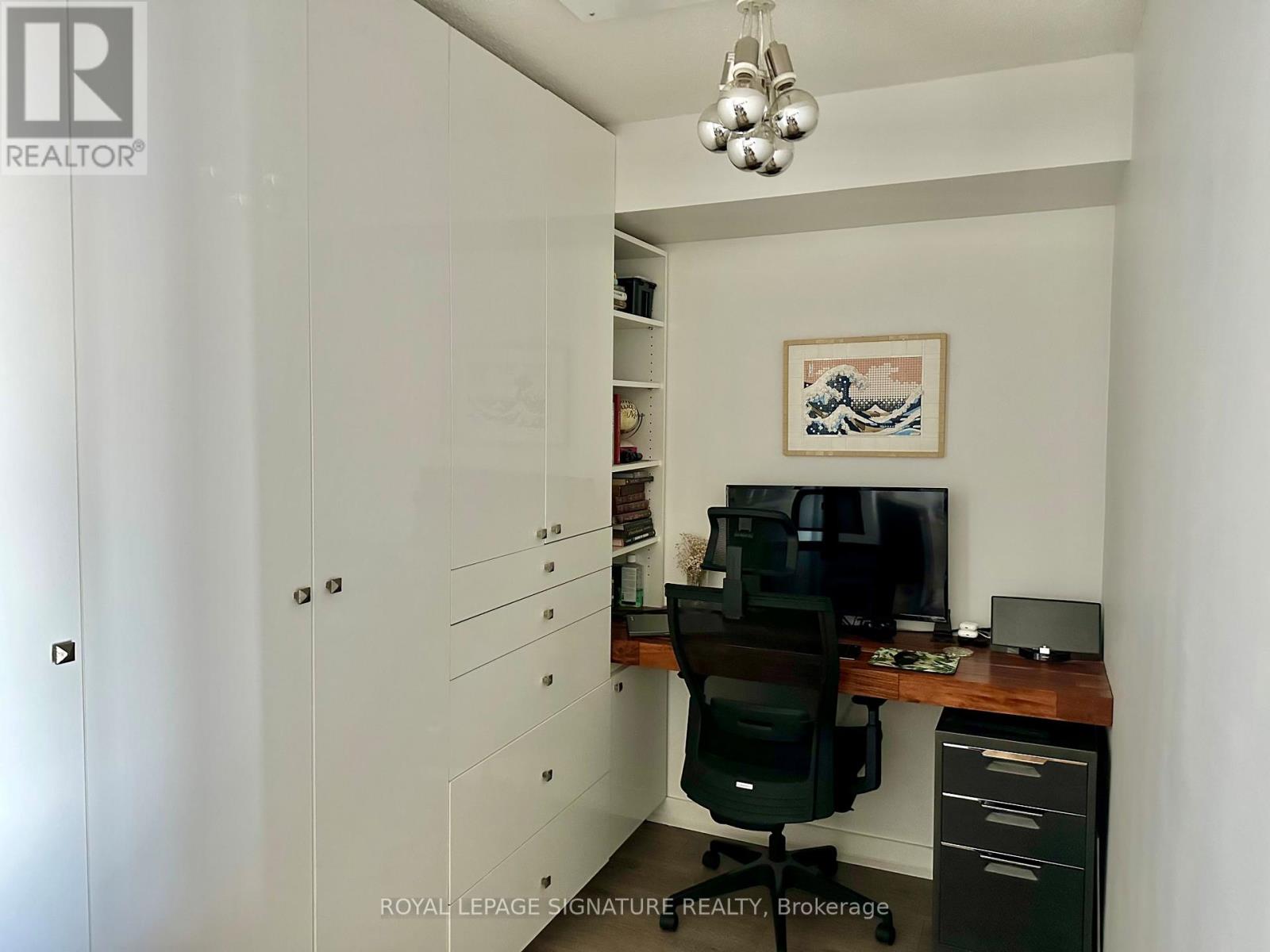 2108 - 25 Telegram Mews, Toronto, Ontario  M5V 3Z1 - Photo 8 - C12187407