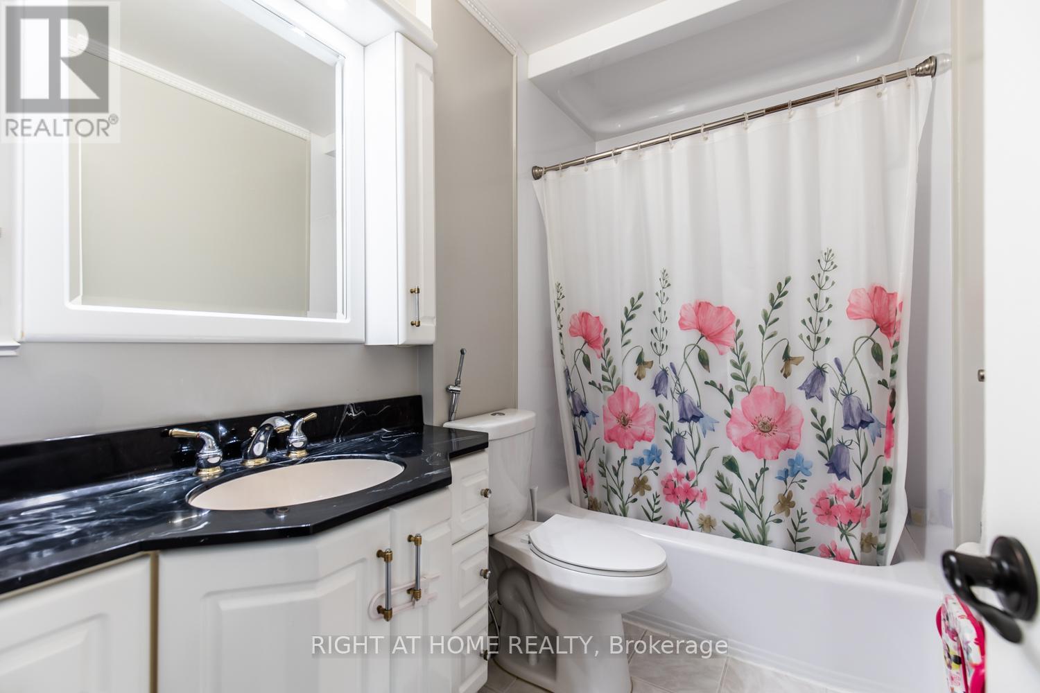 12 Murellen Crescent, Toronto, Ontario  M4A 2K5 - Photo 11 - C12187830