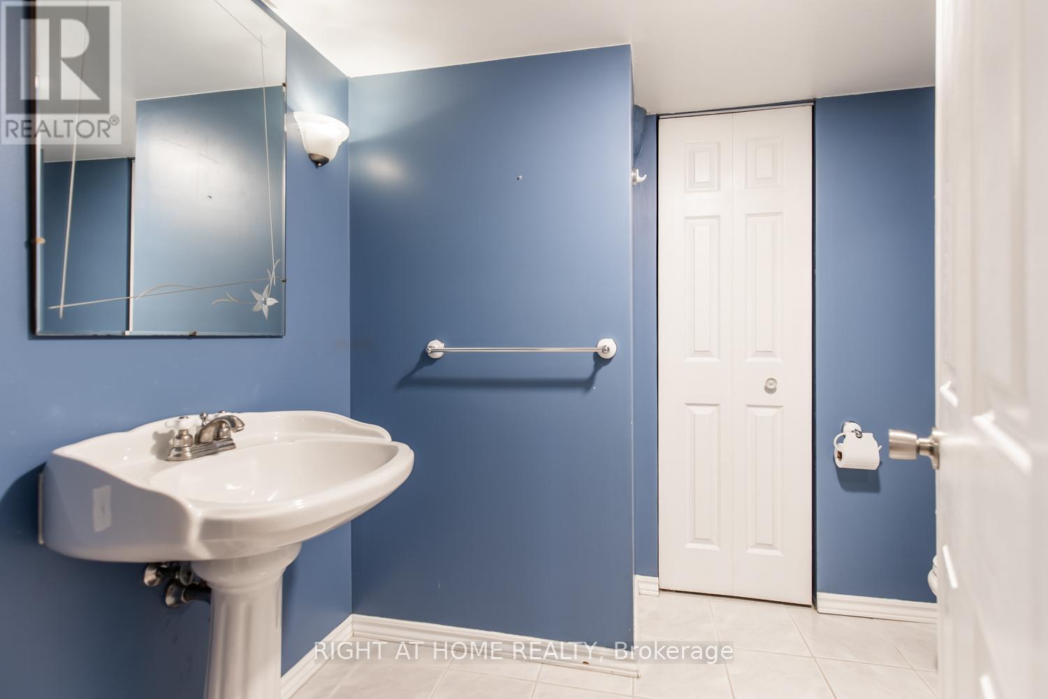 12 Murellen Crescent, Toronto, Ontario  M4A 2K5 - Photo 20 - C12187830