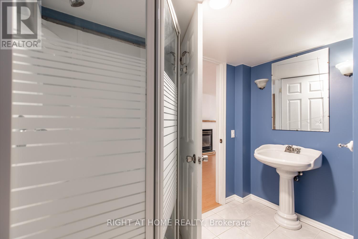 12 Murellen Crescent, Toronto, Ontario  M4A 2K5 - Photo 22 - C12187830