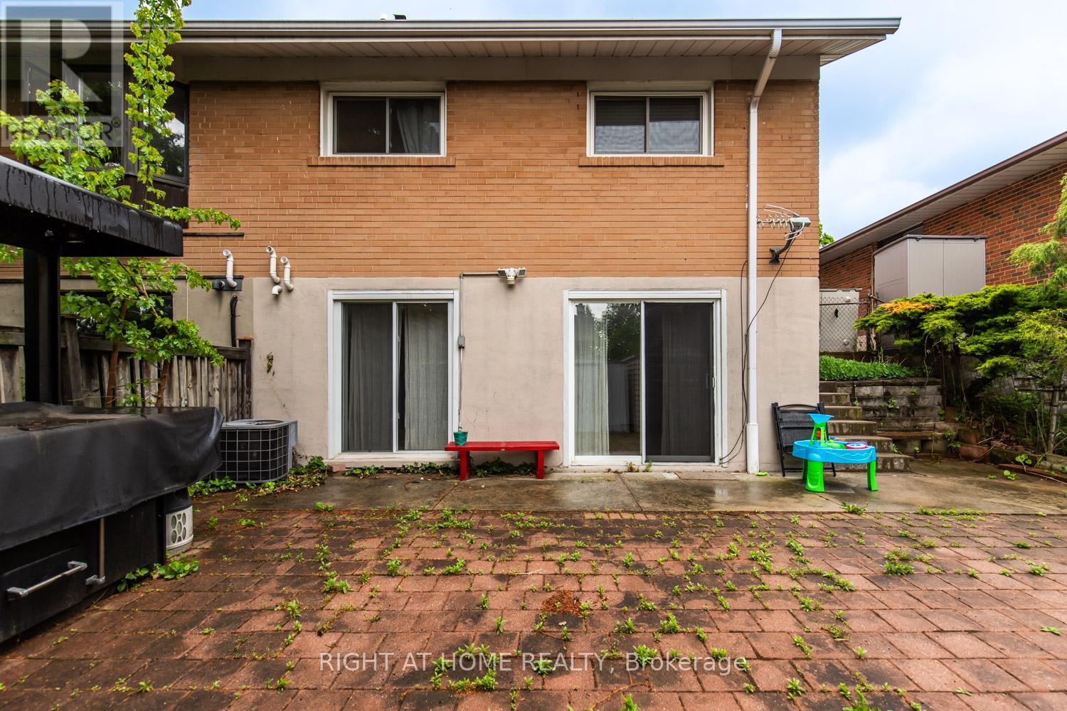 12 Murellen Crescent, Toronto, Ontario  M4A 2K5 - Photo 28 - C12187830