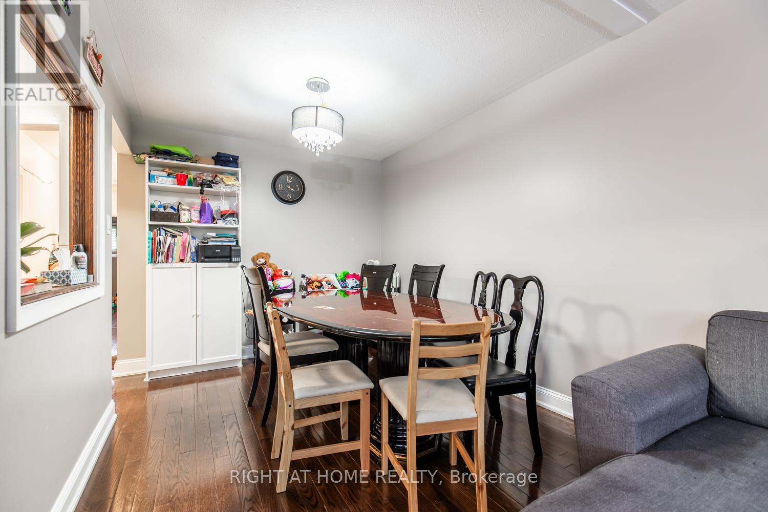 12 Murellen Crescent, Toronto, Ontario  M4A 2K5 - Photo 4 - C12187830