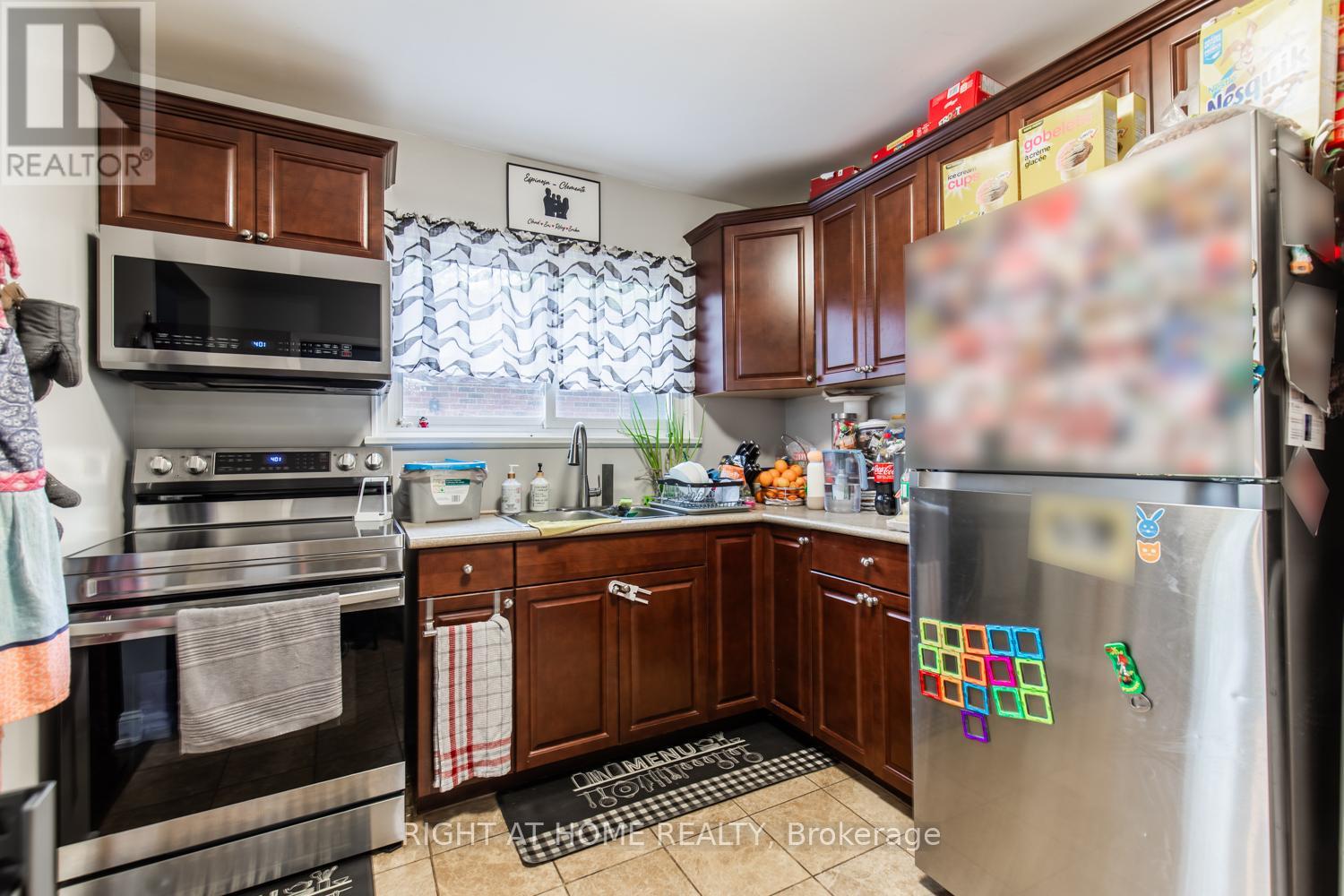 12 Murellen Crescent, Toronto, Ontario  M4A 2K5 - Photo 7 - C12187830