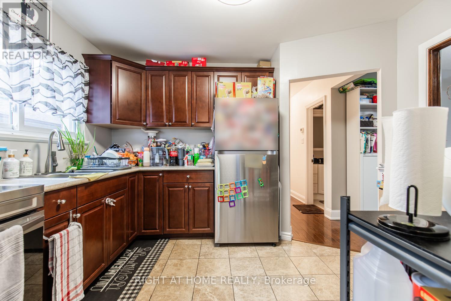 12 Murellen Crescent, Toronto, Ontario  M4A 2K5 - Photo 8 - C12187830