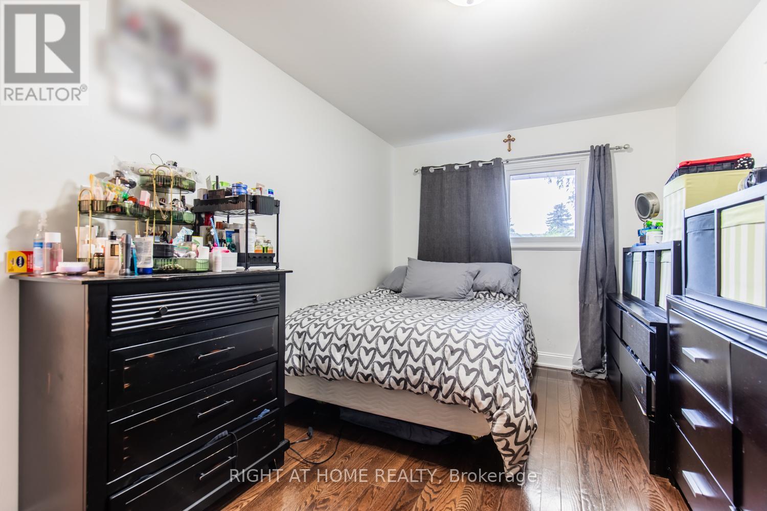 12 Murellen Crescent, Toronto, Ontario  M4A 2K5 - Photo 9 - C12187830