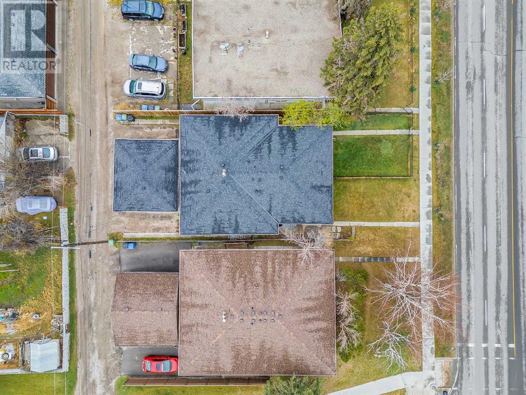 Property at 3337 37 Street SW image 2