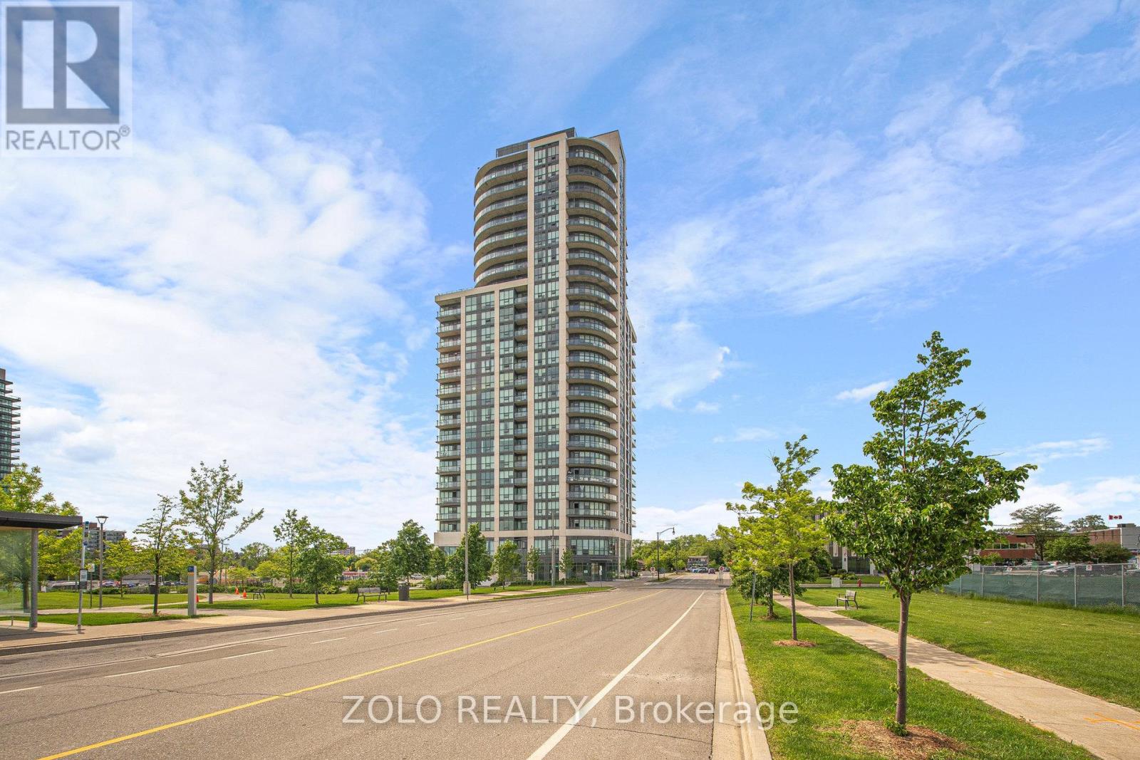 805 - 15 Lynch Street, Brampton, Ontario  L6W 3X4 - Photo 2 - W12187828