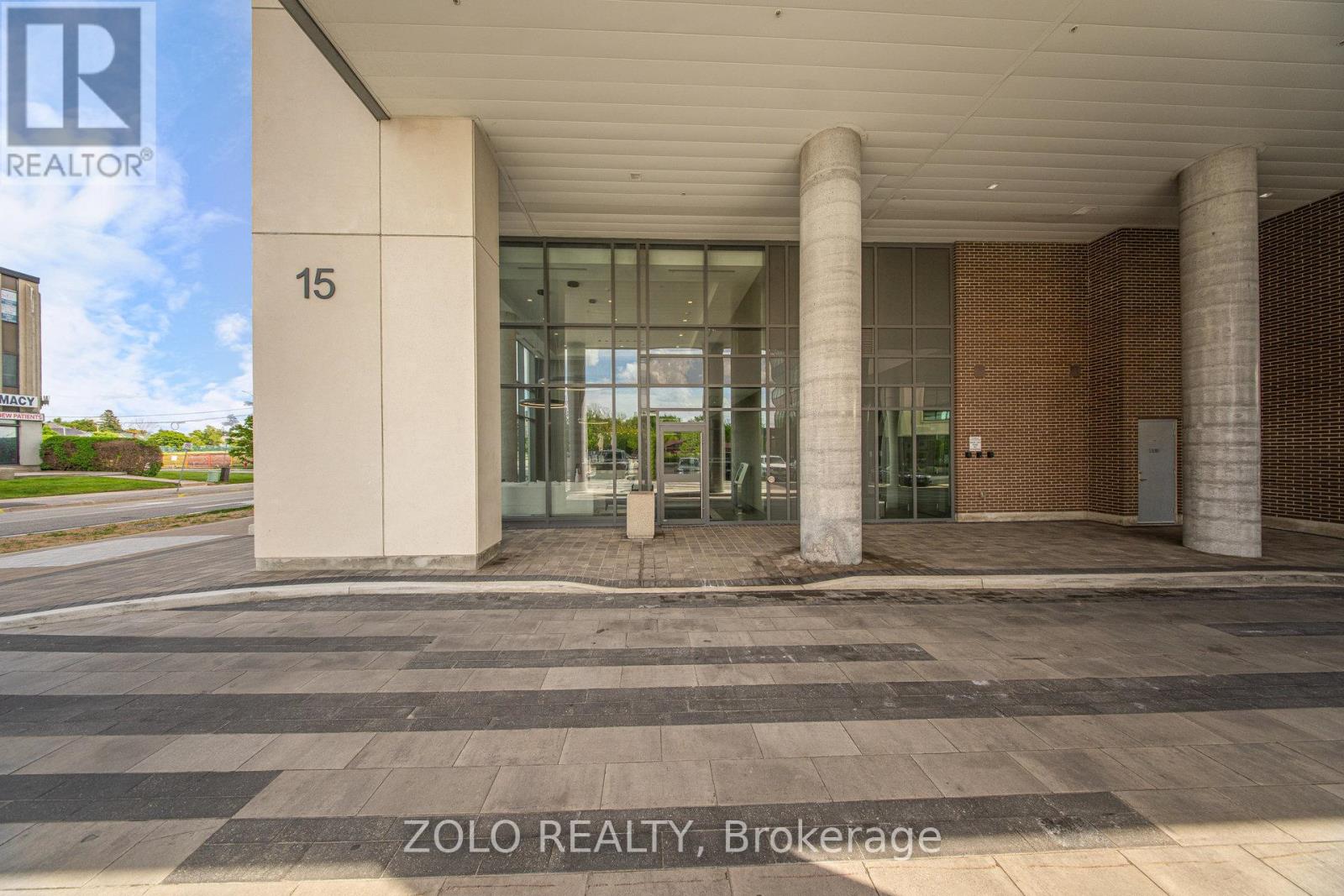 805 - 15 Lynch Street, Brampton, Ontario  L6W 3X4 - Photo 3 - W12187828