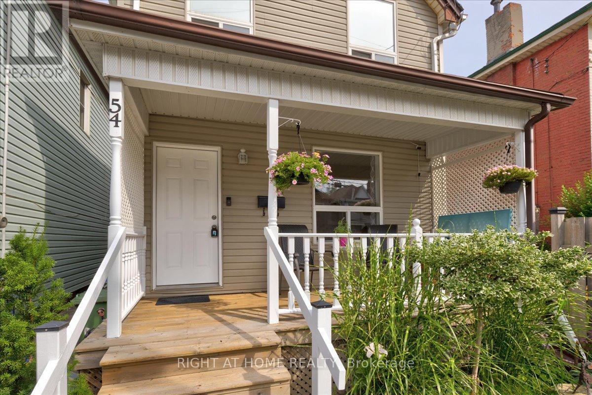 54 Fullerton Avenue, Hamilton, Ontario  L8L 6G8 - Photo 2 - X12187847