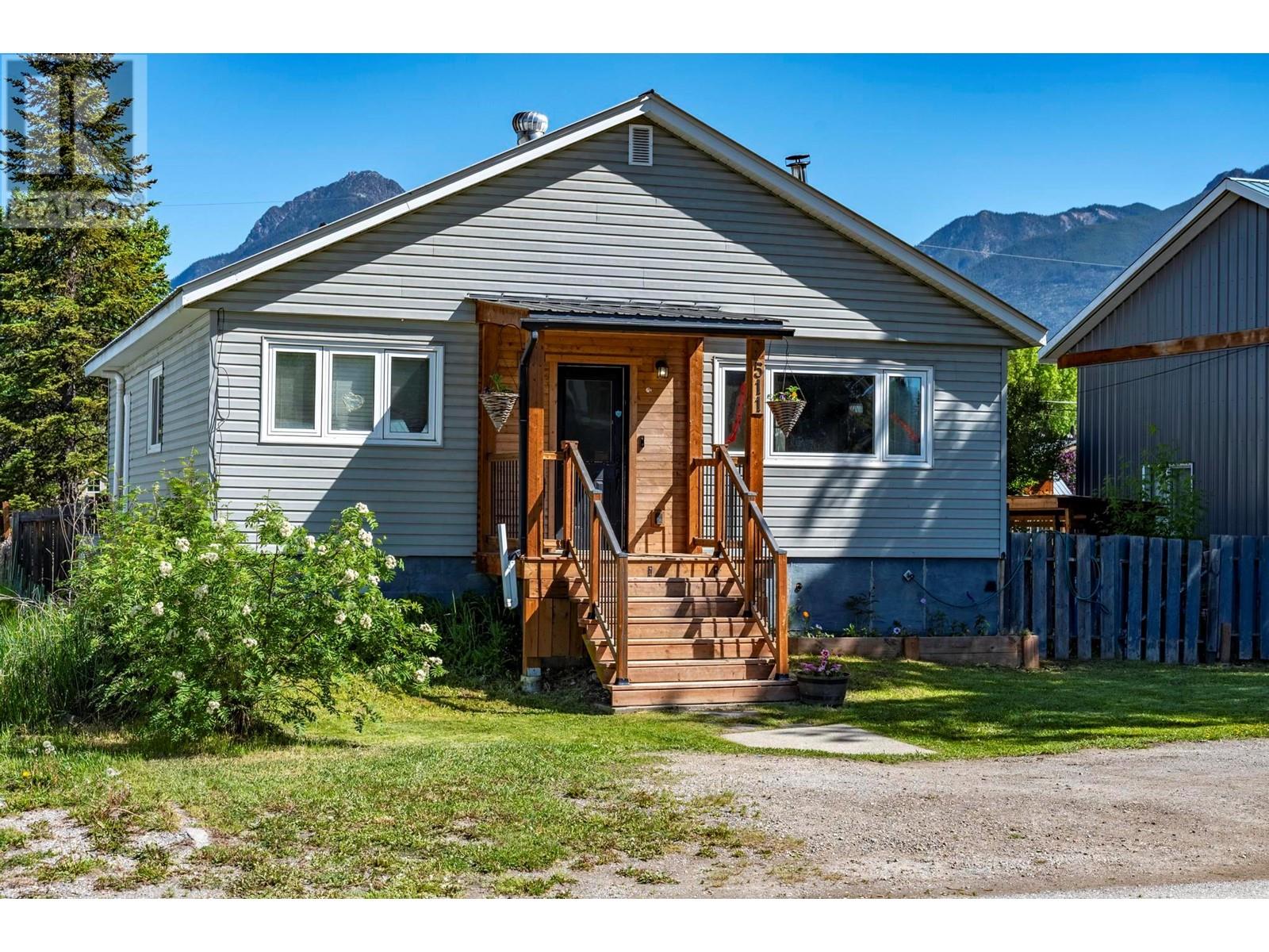 511 11th Street, Golden, British Columbia