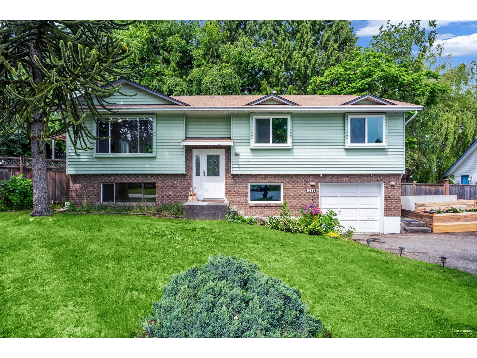 Property at 10123 158A STREET image 1