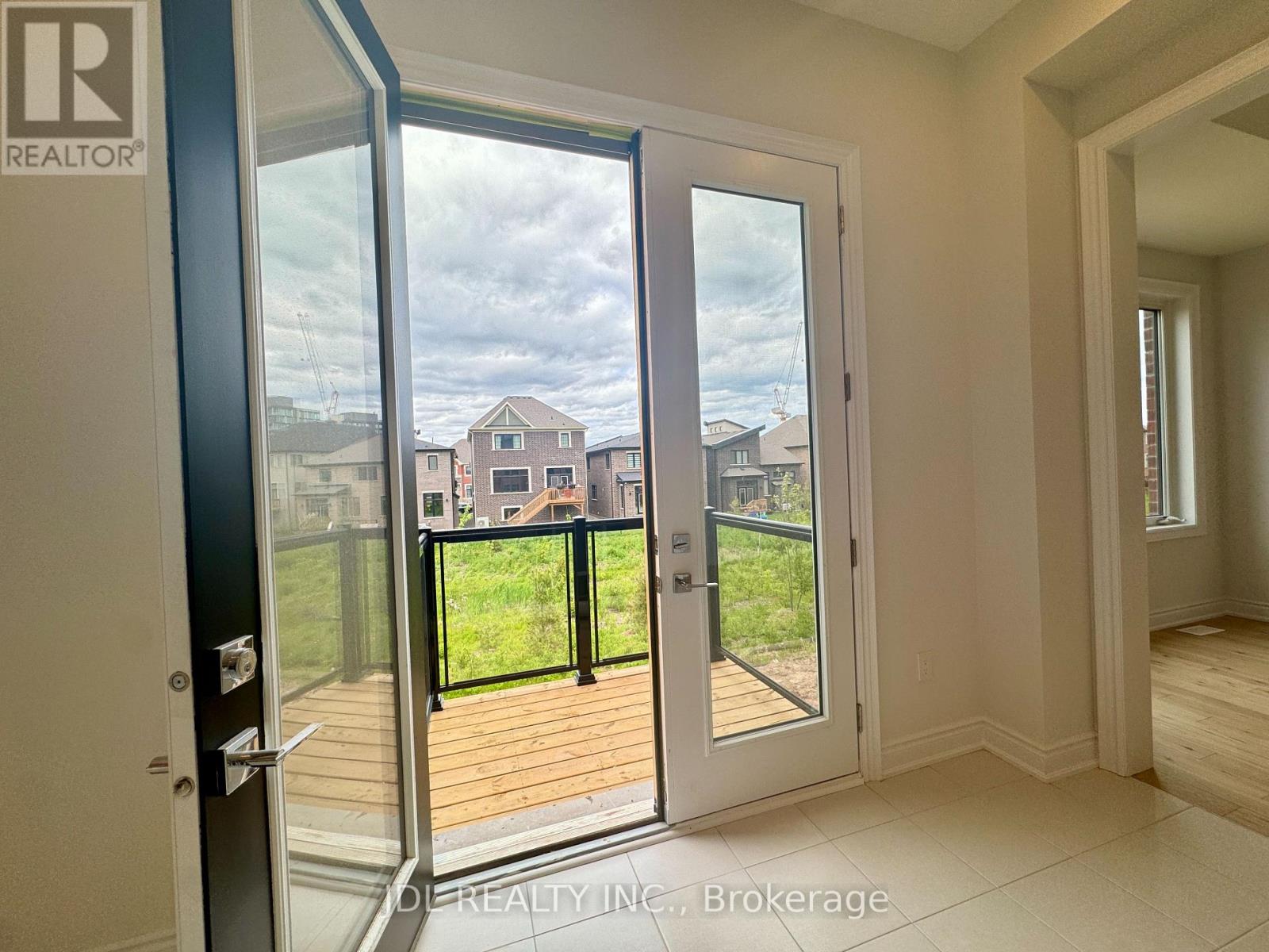 3057 Perkins Way, Oakville, Ontario  L6H 7Z3 - Photo 11 - W12149423