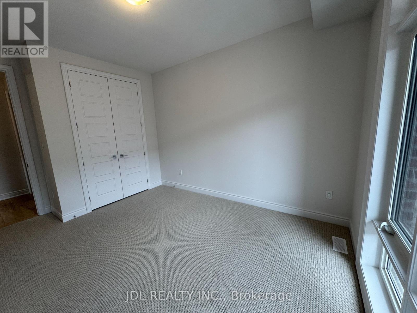 3057 Perkins Way, Oakville, Ontario  L6H 7Z3 - Photo 17 - W12149423