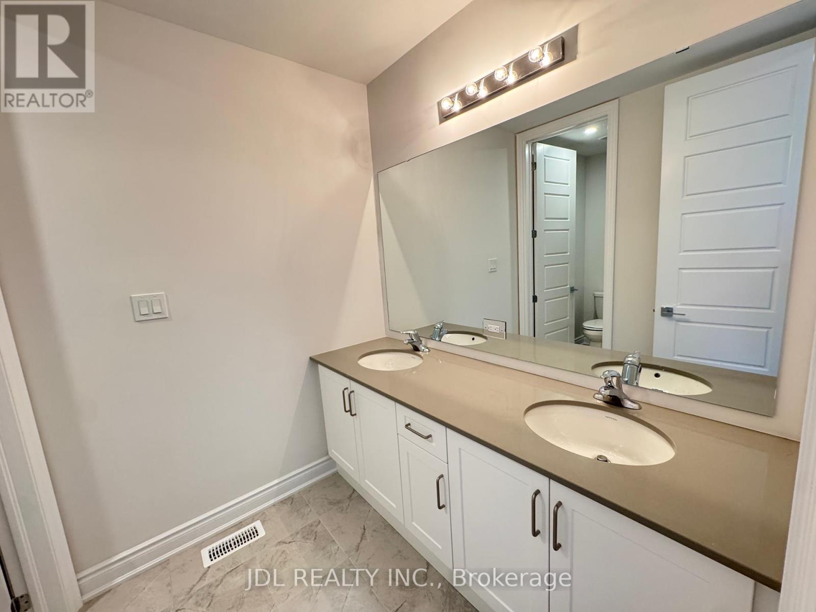 3057 Perkins Way, Oakville, Ontario  L6H 7Z3 - Photo 20 - W12149423