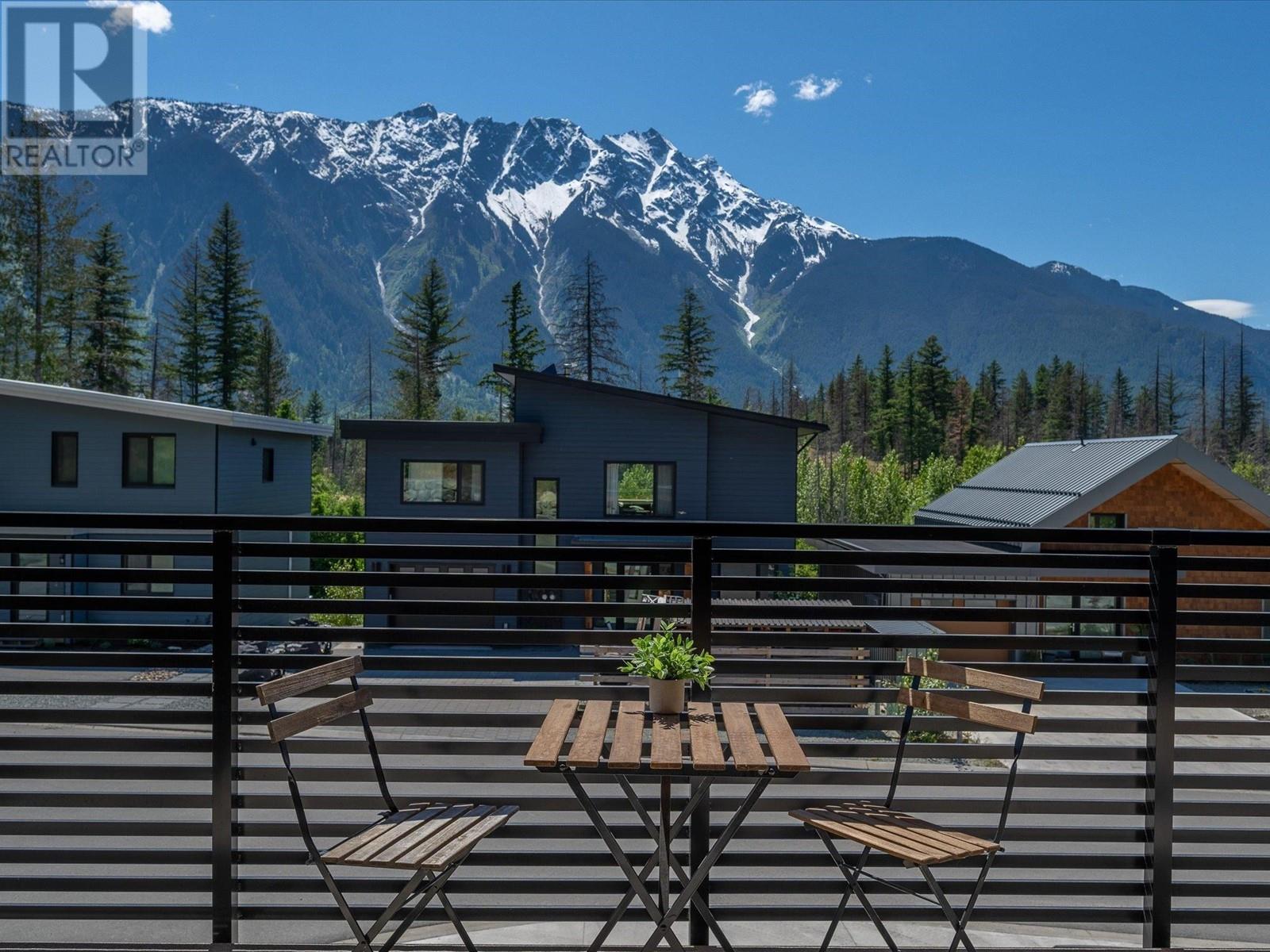 3011 Tenquille Place, Pemberton, British Columbia  V0N 2L3 - Photo 12 - R3009531
