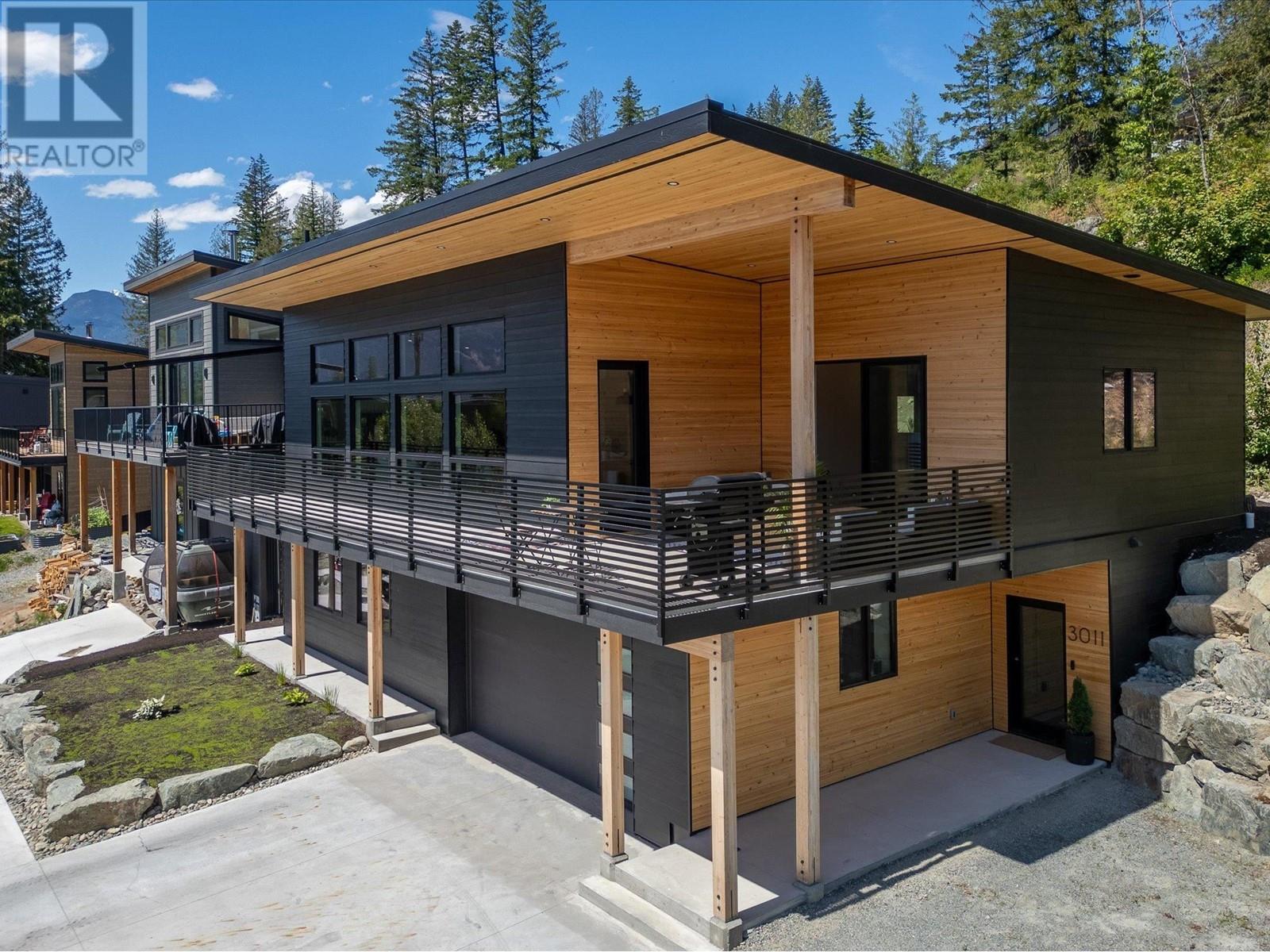 3011 Tenquille Place, Pemberton, British Columbia  V0N 2L3 - Photo 2 - R3009531
