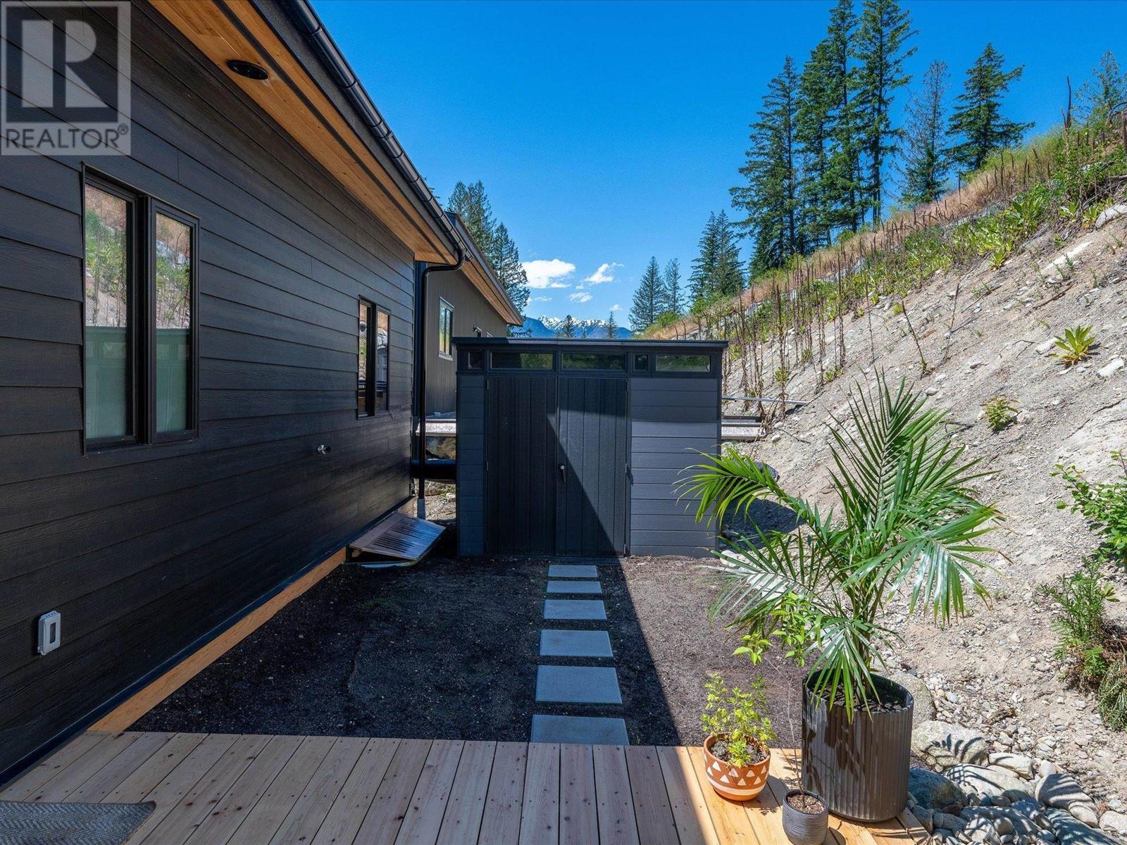 3011 Tenquille Place, Pemberton, British Columbia  V0N 2L3 - Photo 25 - R3009531