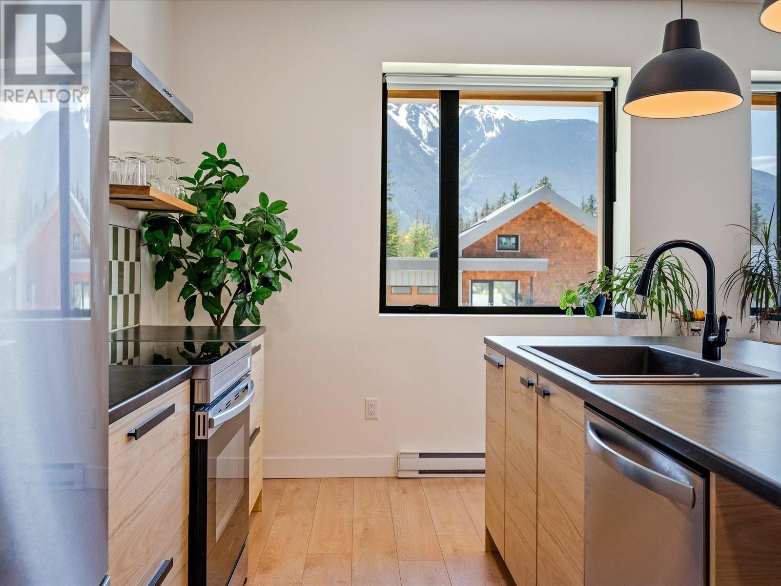 3011 Tenquille Place, Pemberton, British Columbia  V0N 2L3 - Photo 34 - R3009531