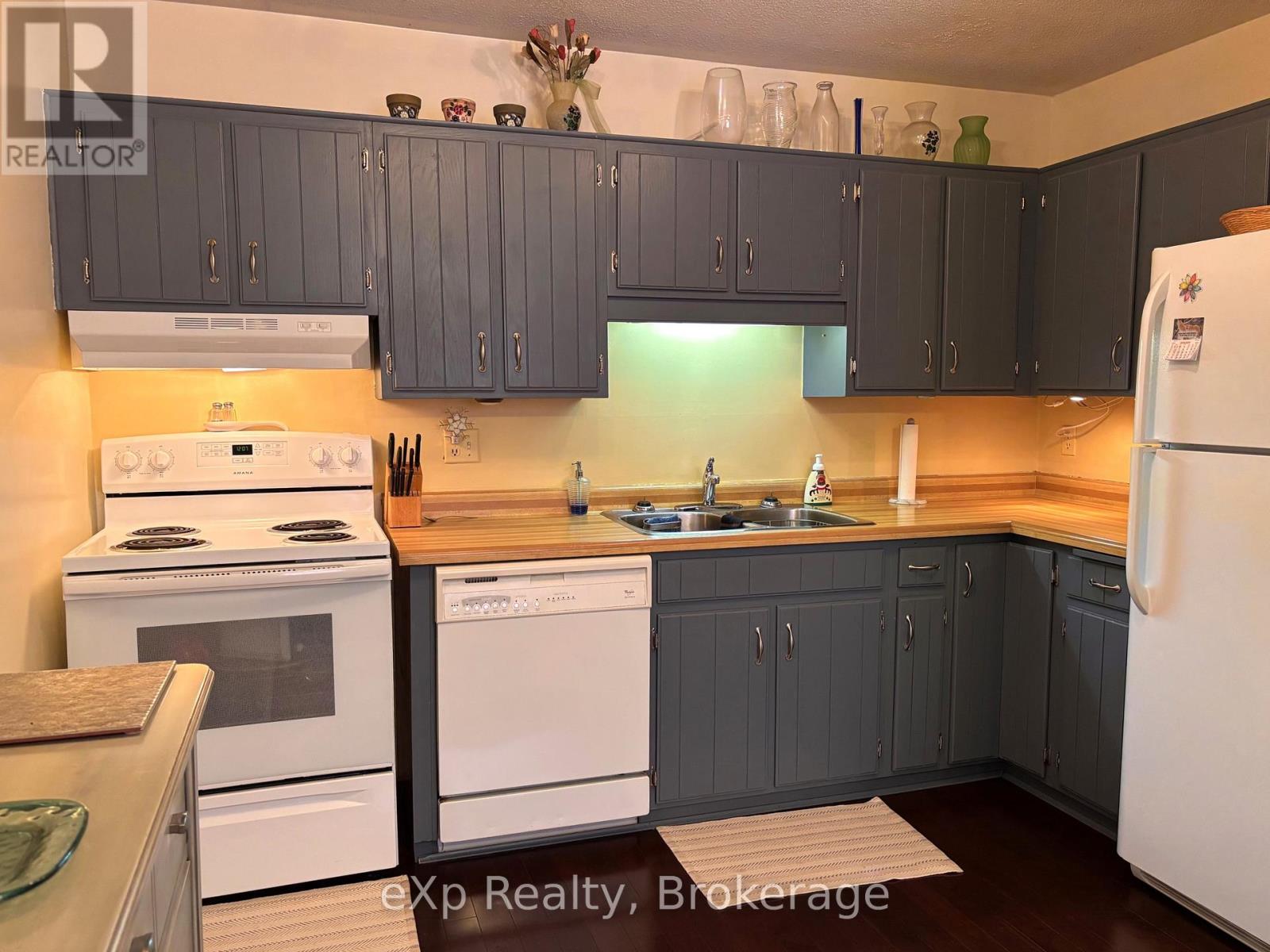 704 11th Street E, Hanover, Ontario  N4N 3J4 - Photo 14 - X11962475