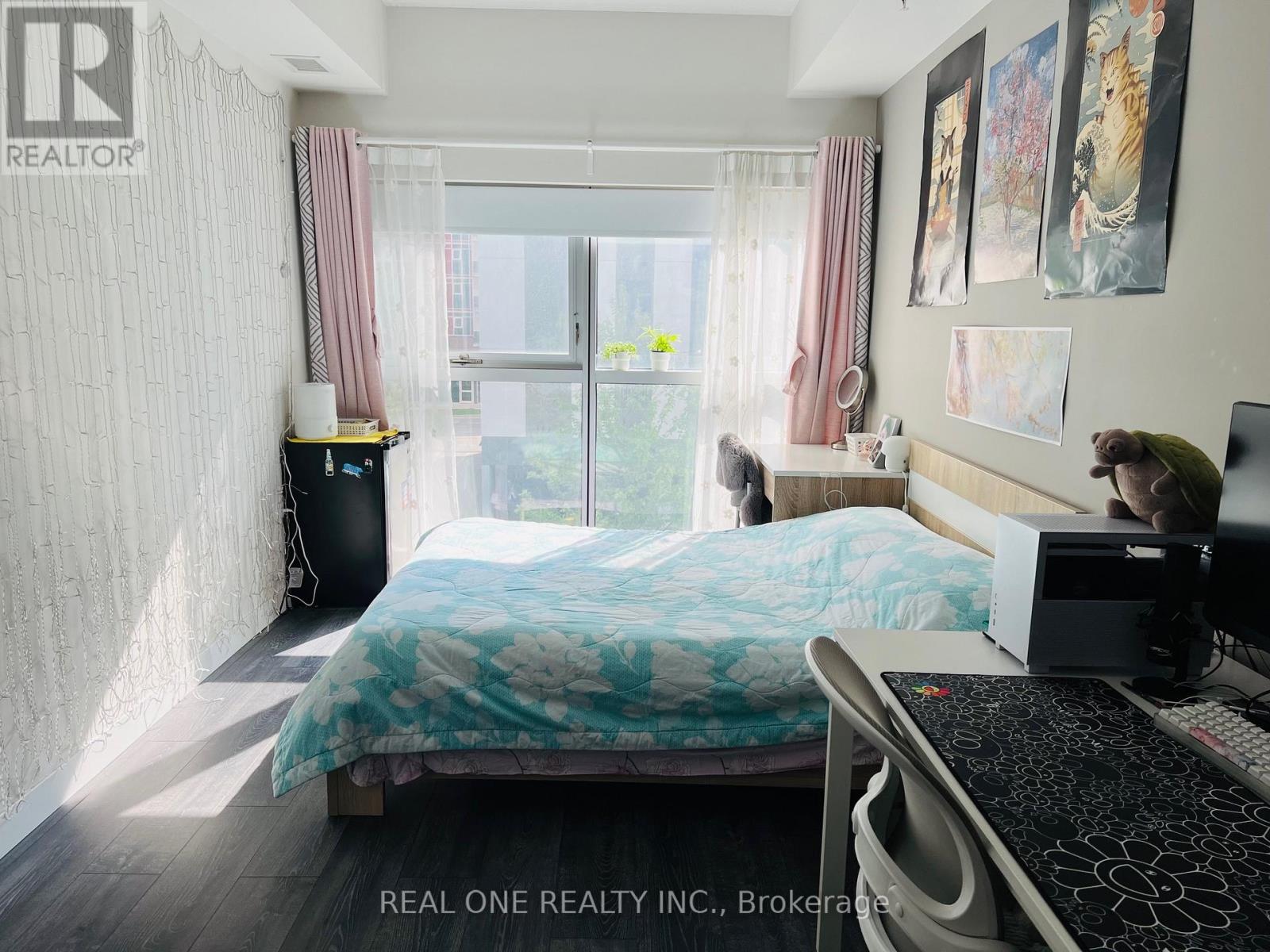 316 - 251 Hemlock Street, Waterloo, Ontario  N2L 3R4 - Photo 2 - X12187848