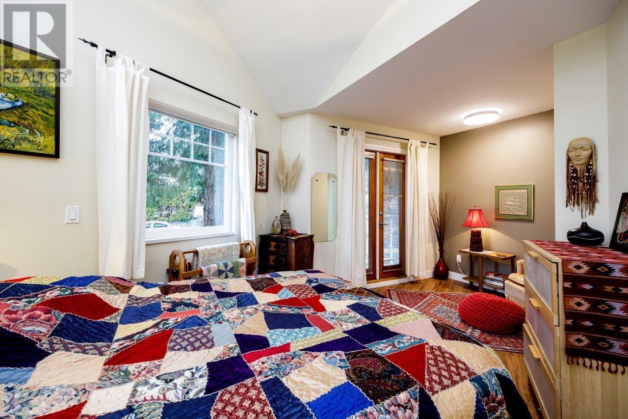 Listing Picture 16 of 36 : 26 N STRATFORD AVENUE, Burnaby / 本拿比 - 魯藝地產 Yvonne Lu Group - MLS Medallion Club Member