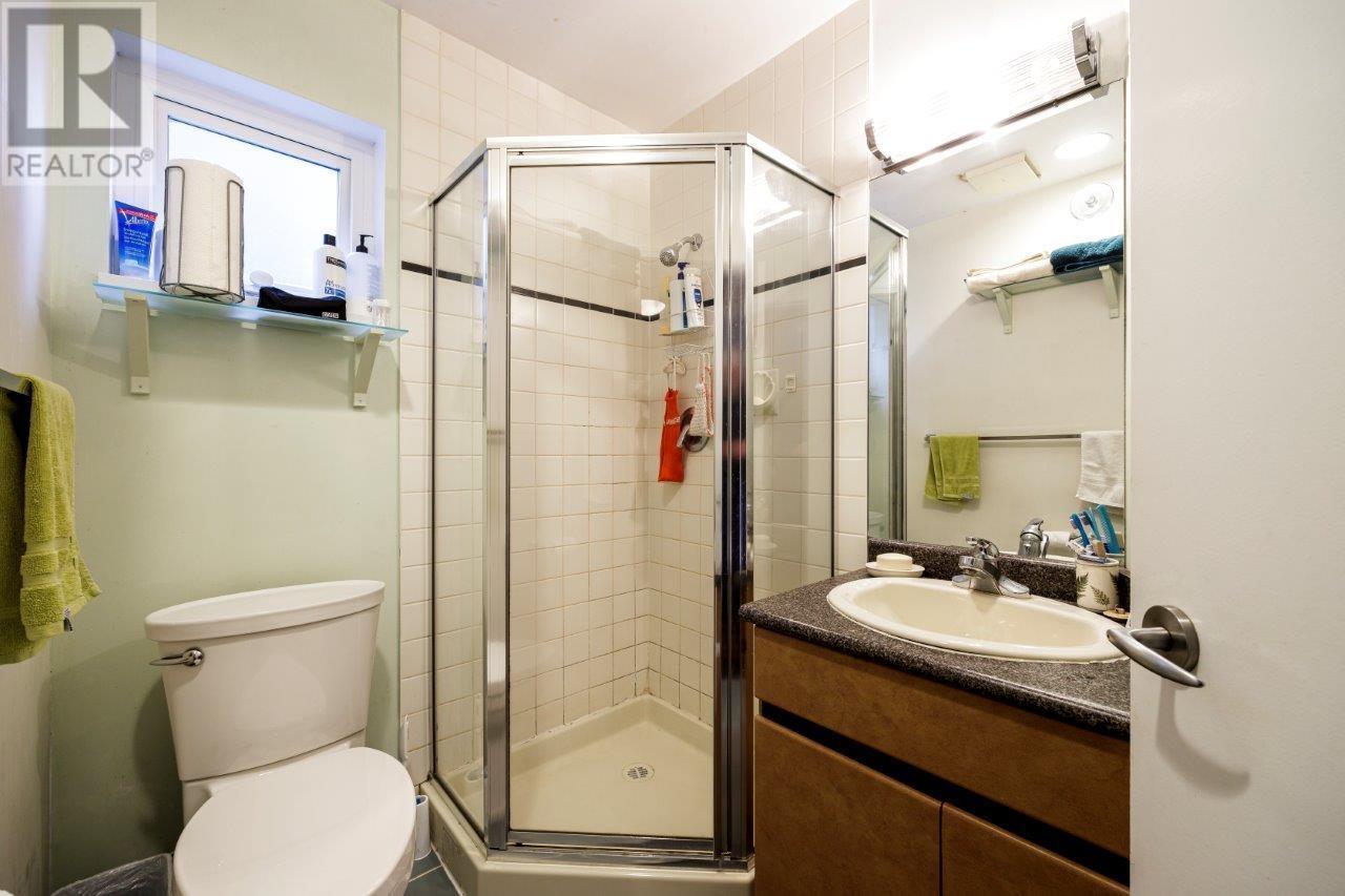 Listing Picture 30 of 36 : 26 N STRATFORD AVENUE, Burnaby / 本拿比 - 魯藝地產 Yvonne Lu Group - MLS Medallion Club Member