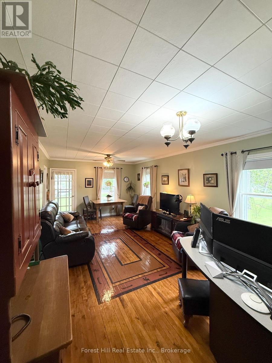 11588 Hwy 522 Highway, Parry Sound Remote Area, Ontario  P0H 1Y0 - Photo 11 - X12187611