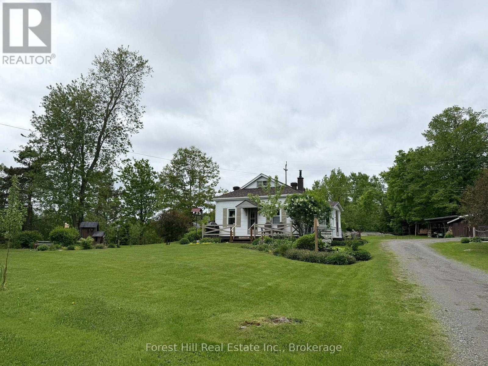 11588 Hwy 522 Highway, Parry Sound Remote Area, Ontario  P0H 1Y0 - Photo 3 - X12187611