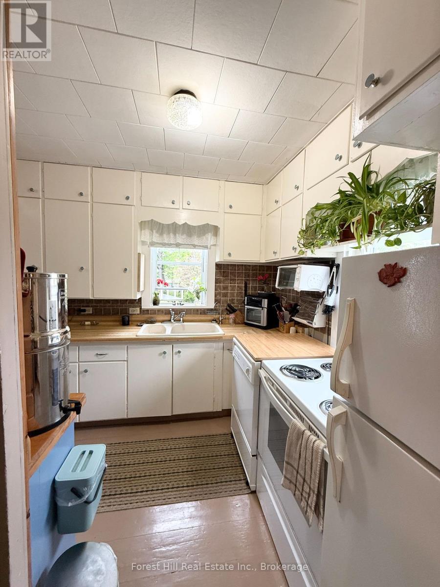 11588 Hwy 522 Highway, Parry Sound Remote Area, Ontario  P0H 1Y0 - Photo 8 - X12187611
