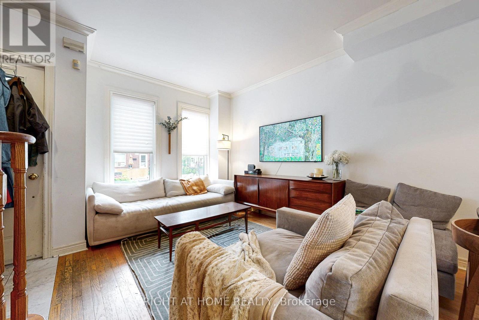 189 Lippincott Street, Toronto, Ontario  M5S 2P3 - Photo 4 - C12187866