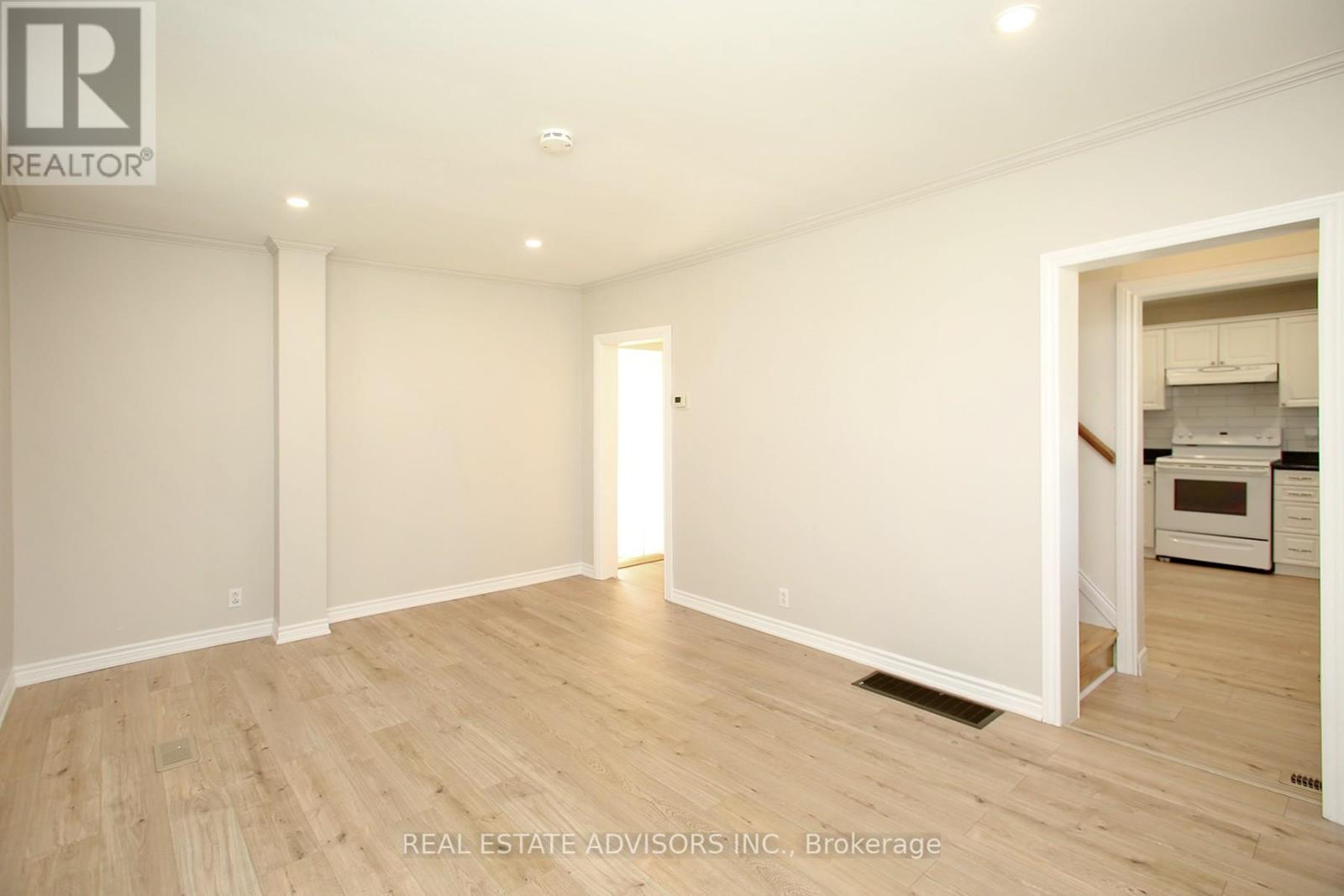 7 Elizabeth Street, Innisfil (Cookstown), Ontario  L0L 1L0 - Photo 12 - N12187859