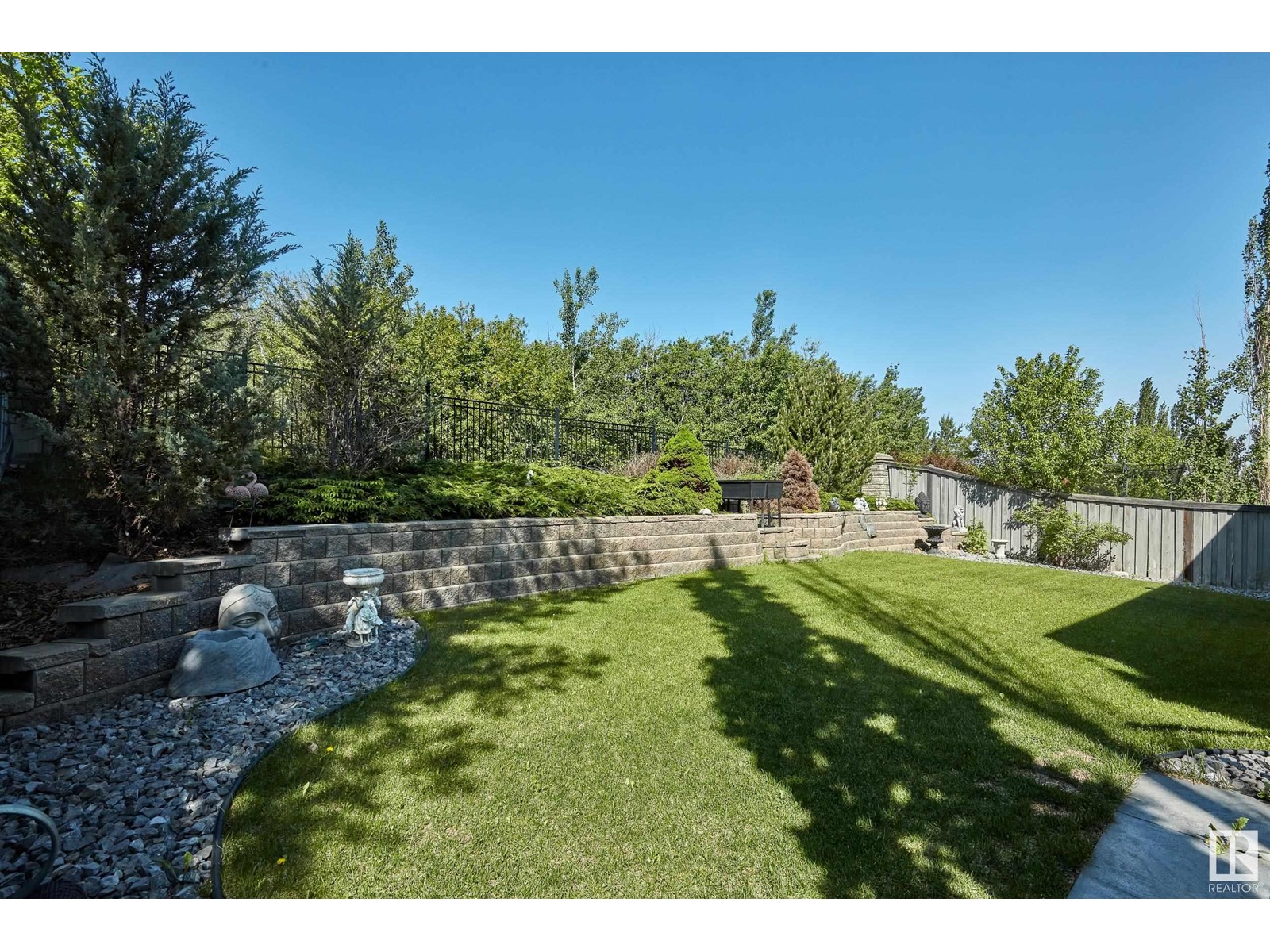2426 Martell Cr Nw, Edmonton, Alberta  T6R 0C7 - Photo 47 - E4438122