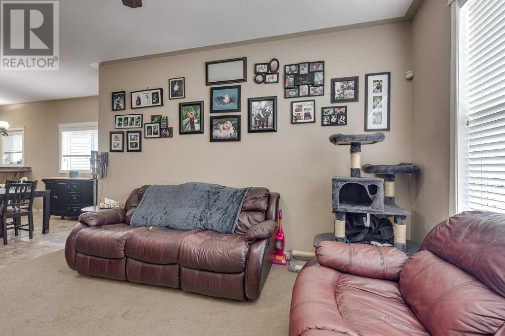 82 Harvest Close, Penhold, Alberta  T0M 1R0 - Photo 6 - A2221060