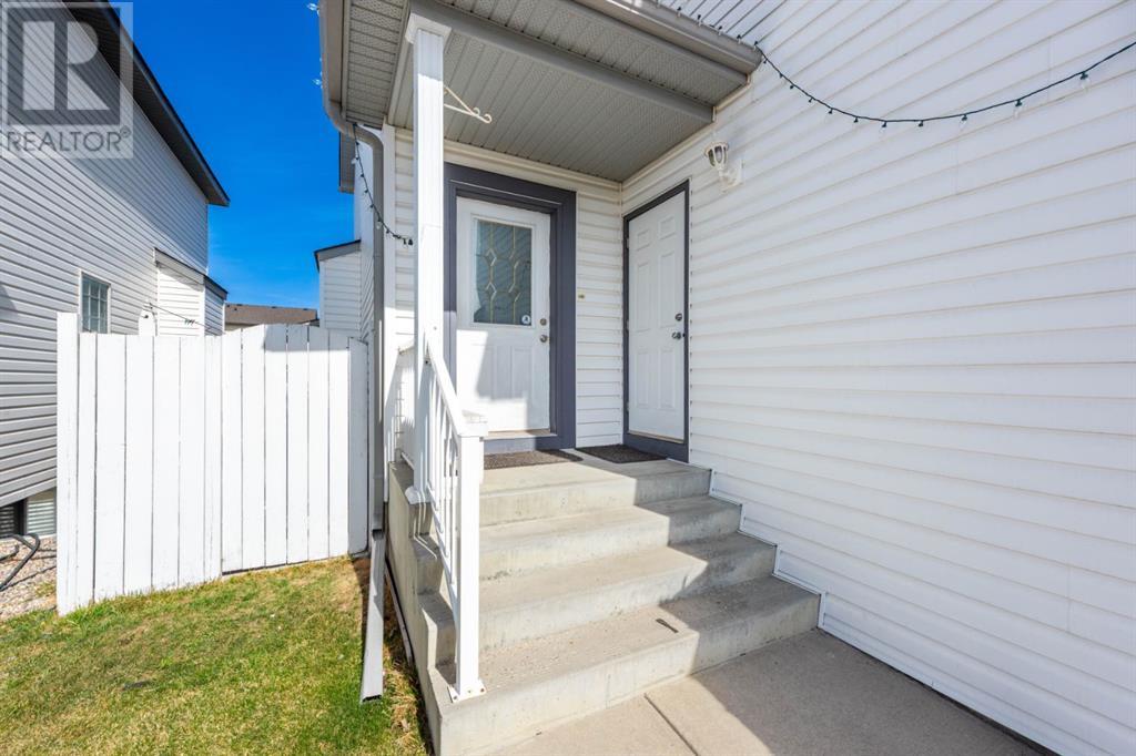 Property at 50 Martha's Close NE image 3