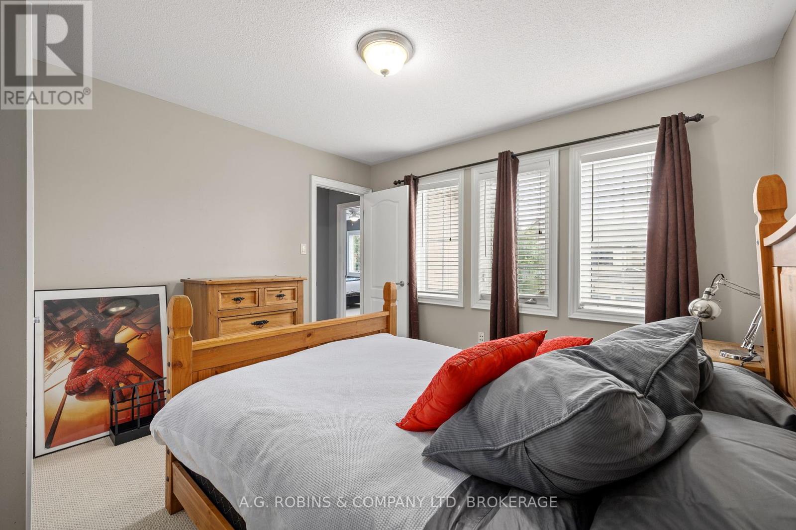 2299 Millstone Drive, Oakville, Ontario  L6M 0H1 - Photo 30 - W12187870