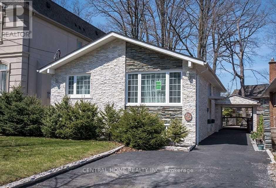 222 Dunview Avenue N, Toronto, Ontario  M2N 4J1 - Photo 2 - C12187872