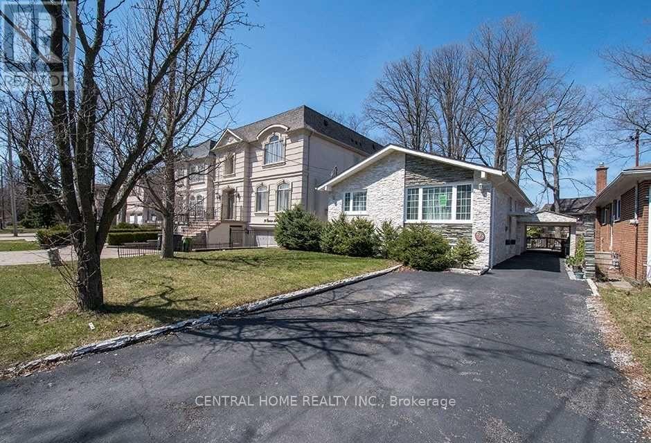 222 Dunview Avenue N, Toronto, Ontario  M2N 4J1 - Photo 3 - C12187872