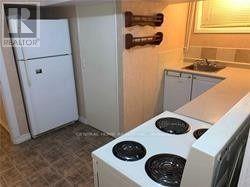 222 Dunview Avenue N, Toronto, Ontario  M2N 4J1 - Photo 8 - C12187872