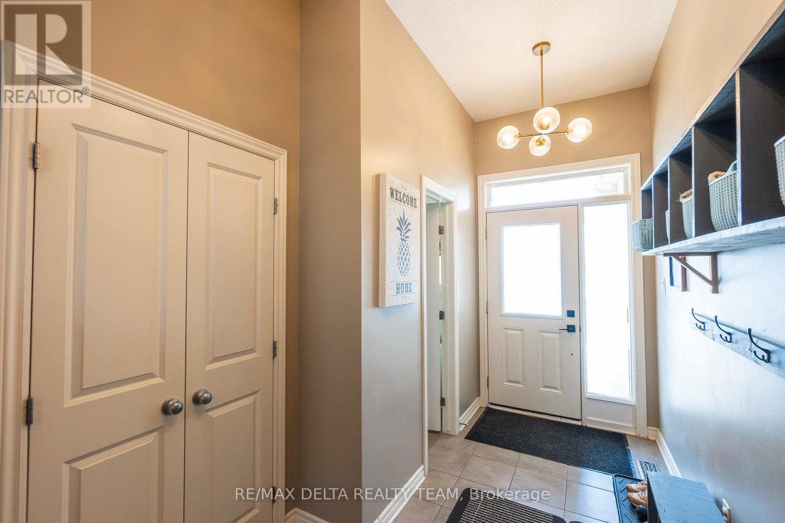318 Grammond Circle, Ottawa, Ontario  K4A 0T6 - Photo 3 - X12030160
